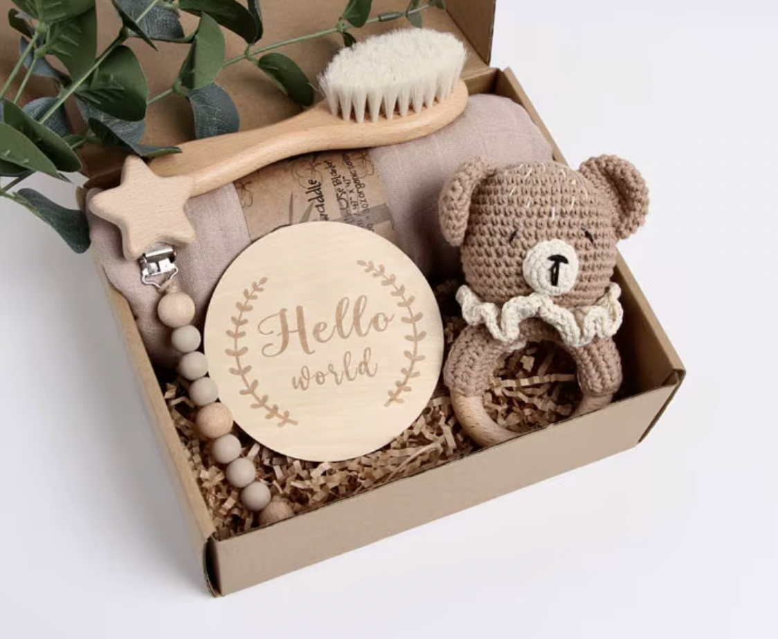 Gift set “Hello World” – muslin blanket, hairbrush, pacifier clip, teething ring, and memory board, bear