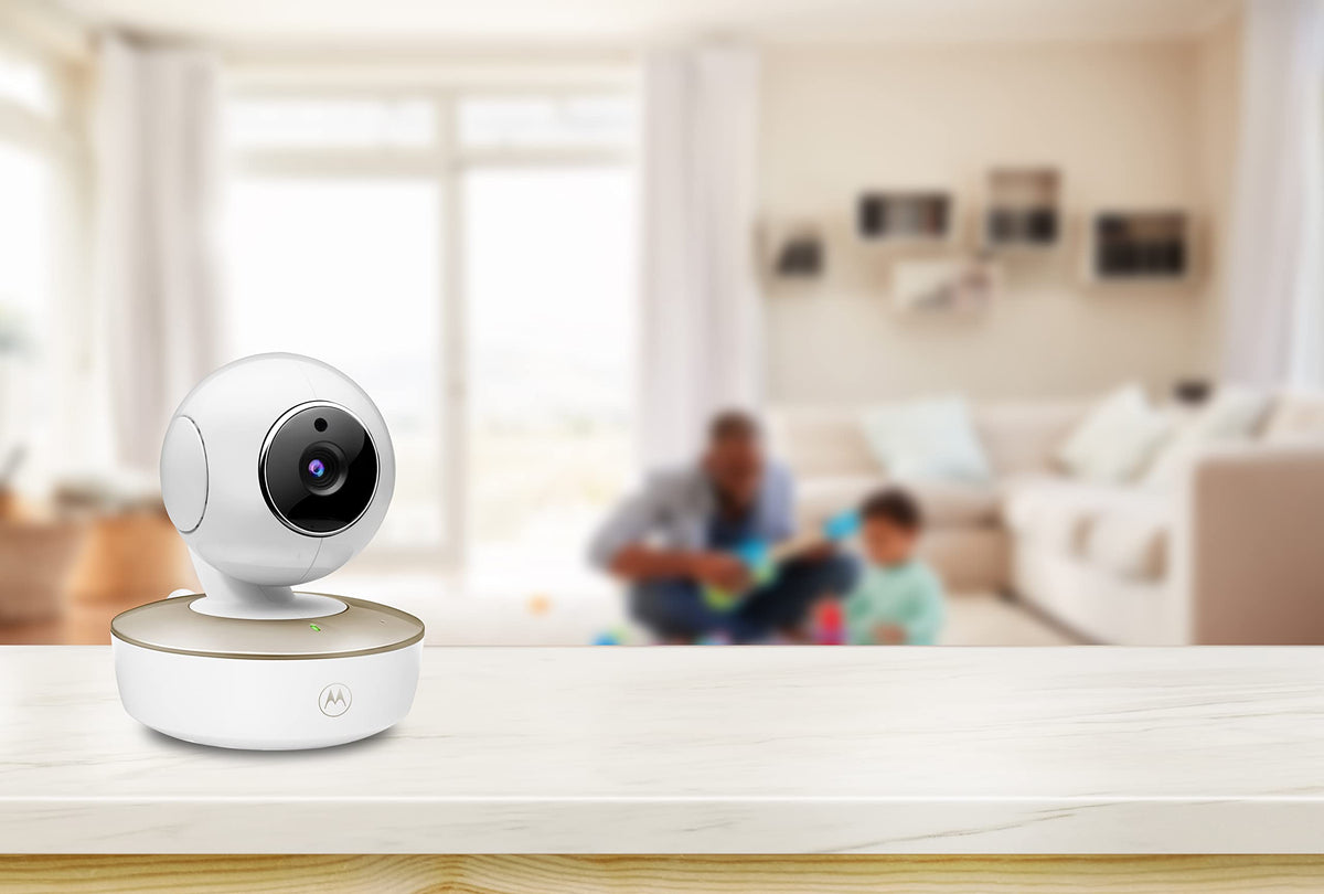 Motorola VM50G baby monitor with 5'' screen, camera, and temperature display