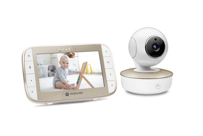 Motorola VM50G baby monitor with 5'' screen, camera, and temperature display