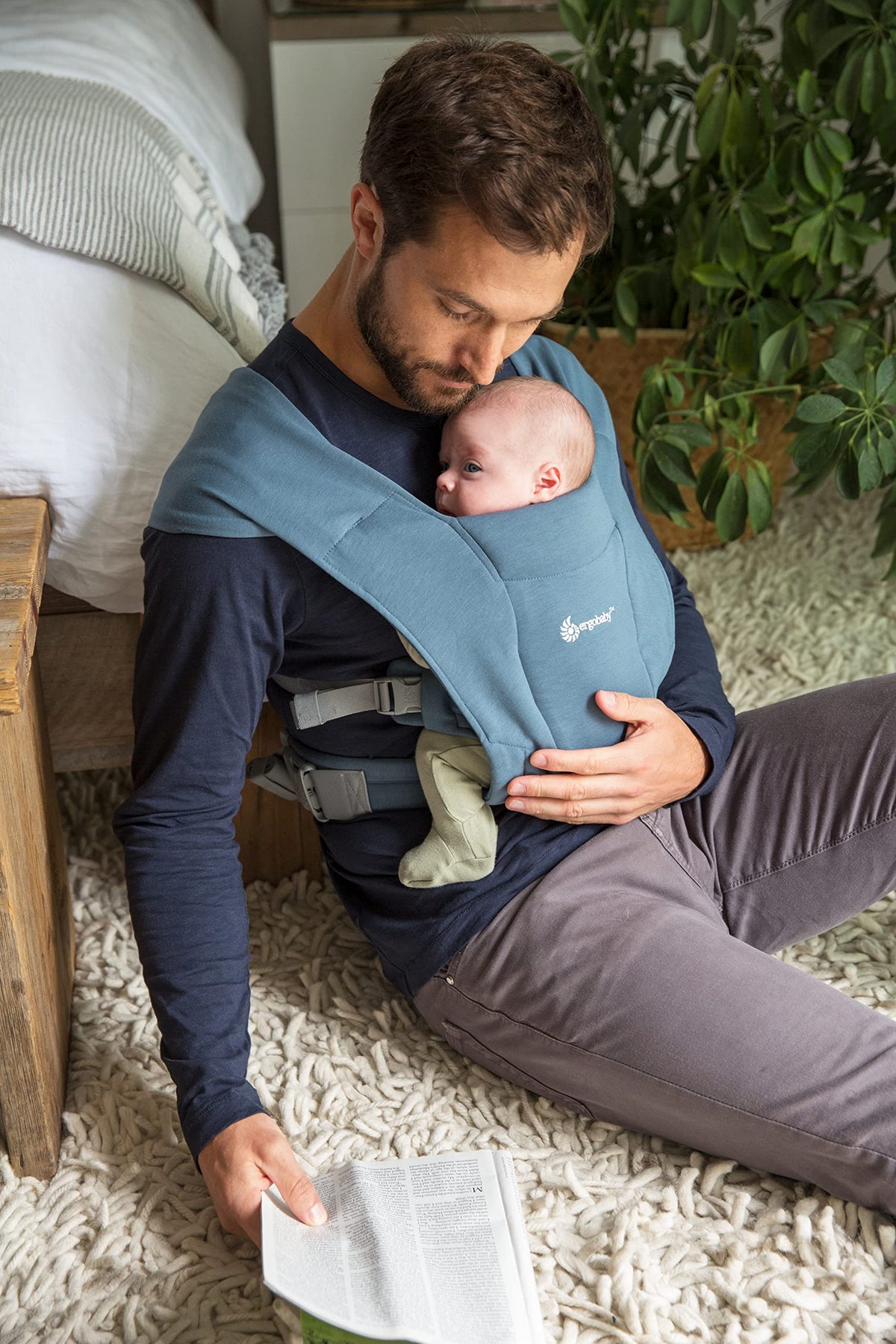 Ergobaby Embrace newborn baby carrier, soft and ergonomic, Oxford Blue