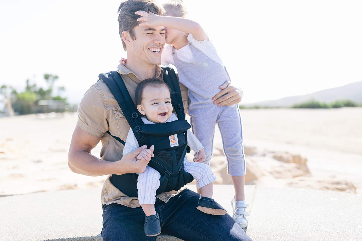 Ergobaby Omni 360 Cool Air Mesh ergonomic baby carrier, 0–3 years, 4 carrying positions, Onyx Black
