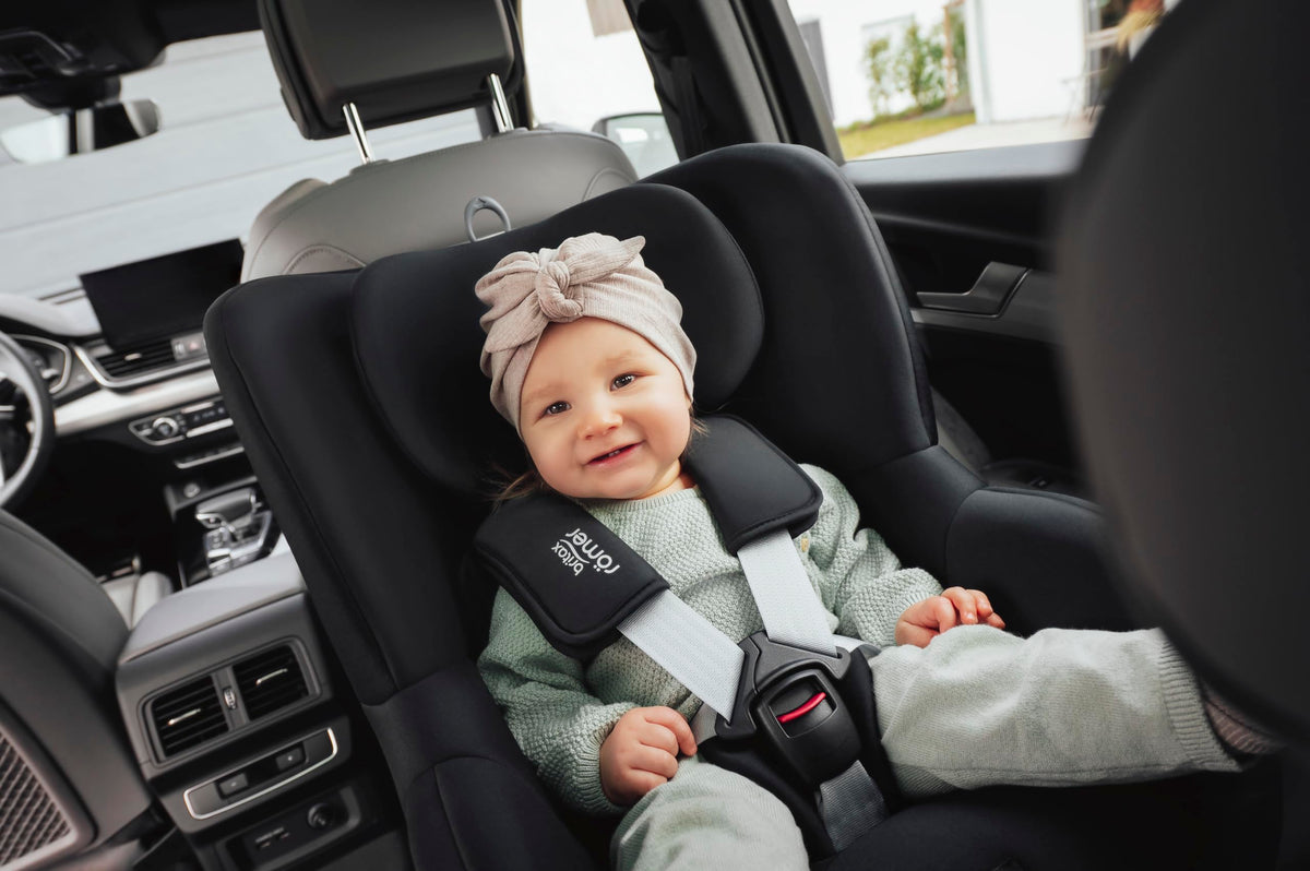 Britax Römer DUALFIX PLUS 360° pöörlev turvatool 40–105 cm, ISOFIX, Night Blue
